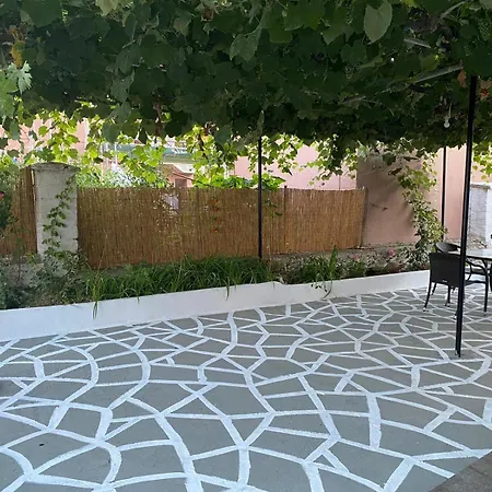 Josy Sun Skala Sotiros