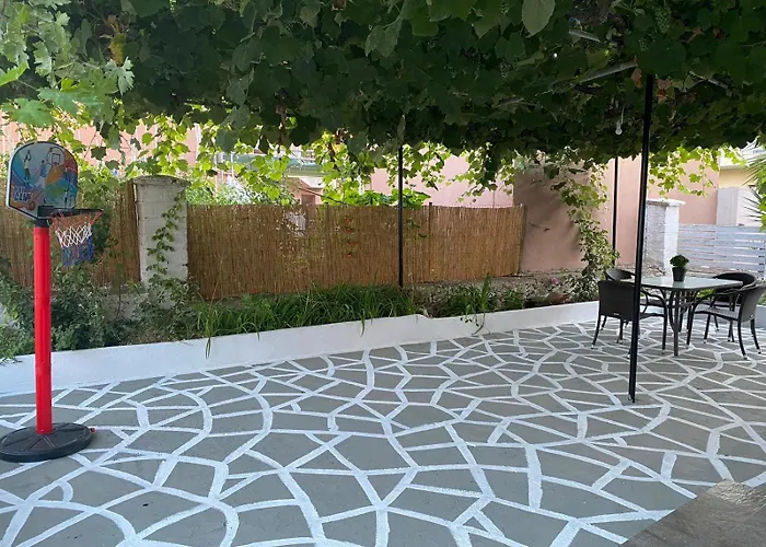 Josy Sun Σκάλα Σωτήρος